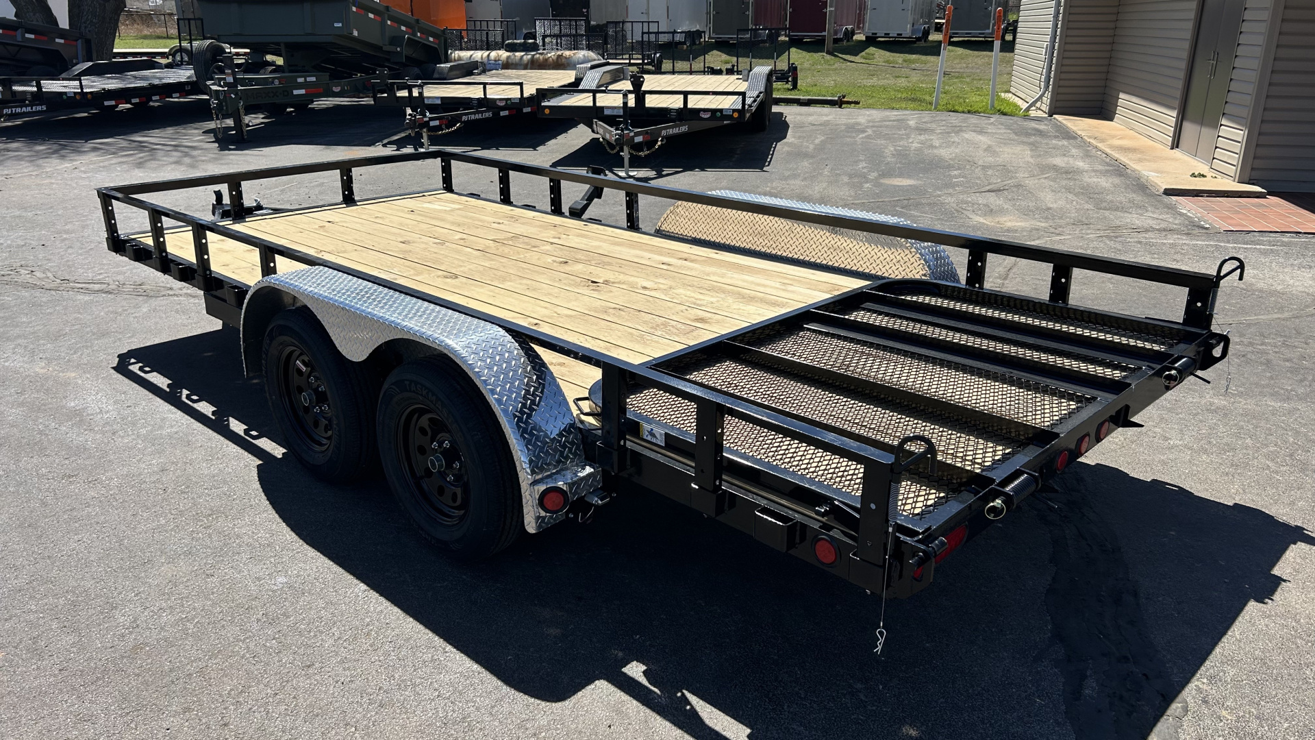 New 2026 PJ 83"x16' Tandem Axle Utility Trailer - UL