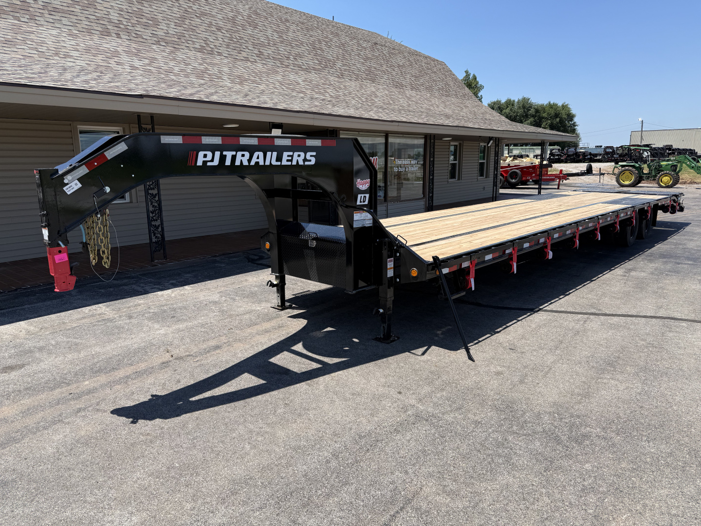 New 2026 PJ 102"x40' GN Low-Pro Flatbed w/ Duals - LD