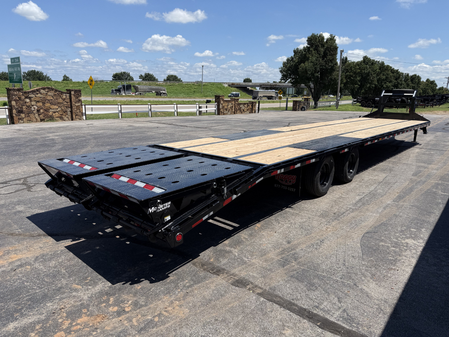 New 2026 PJ 102"x40' GN Low-Pro Flatbed w/ Duals - LD