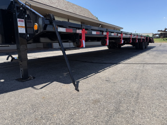 New 2026 PJ 102"x40' GN Low-Pro Flatbed w/ Duals - LD