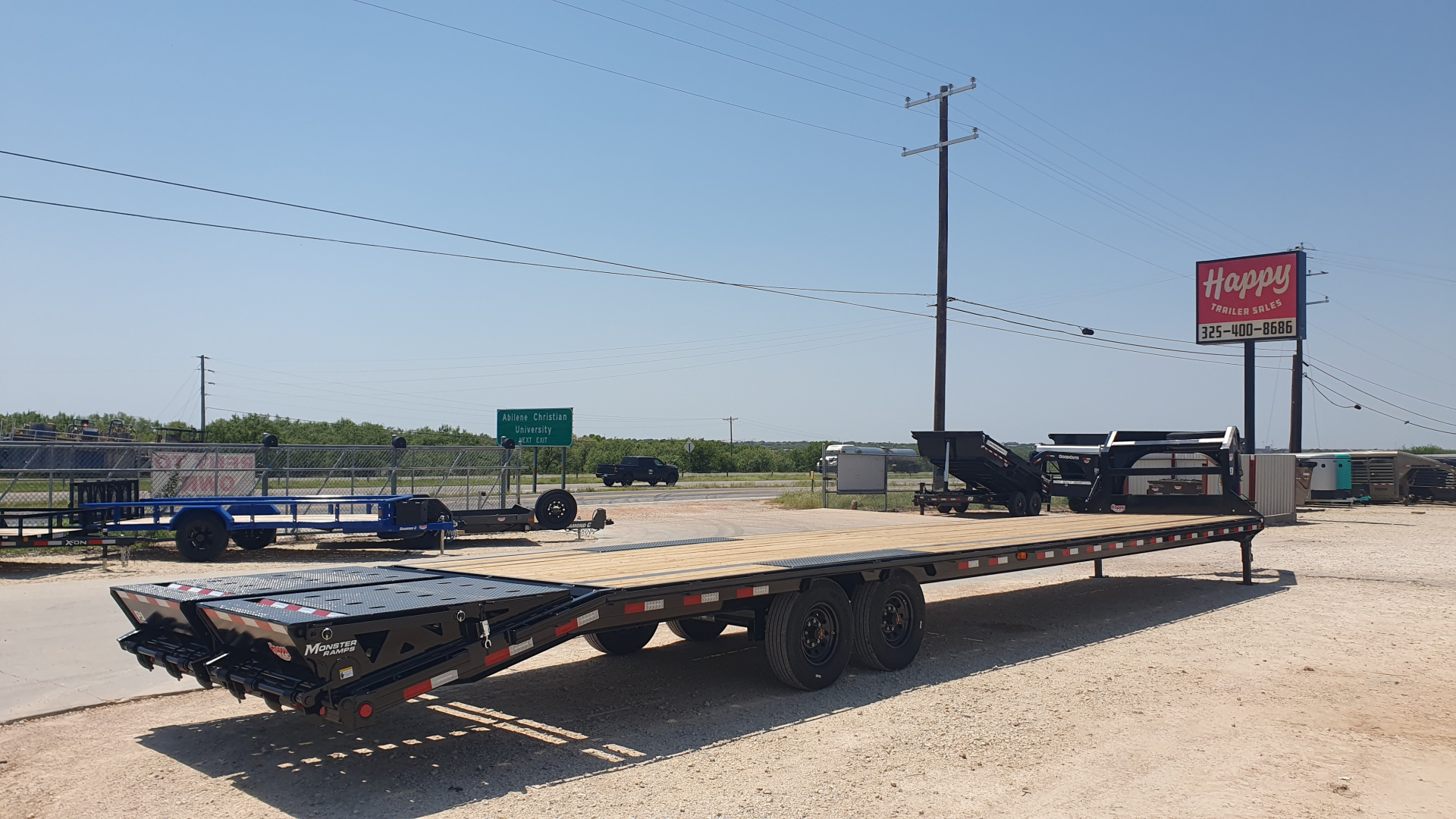 New 2026 PJ 102"x40' GN Low-Pro Flatbed w/ Singles - LX