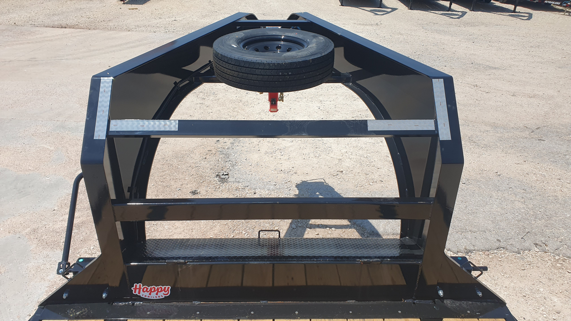 New 2026 PJ 102"x40' GN Low-Pro Flatbed w/ Singles - LX