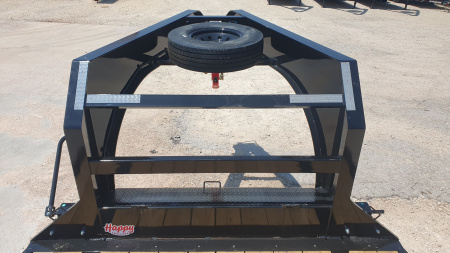 New 2026 PJ 102"x40' GN Low-Pro Flatbed w/ Singles - LX