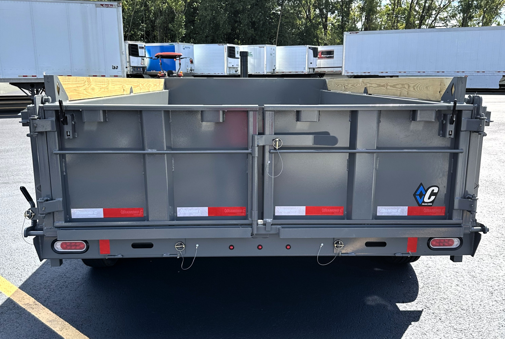 New Diamond C Trailers LPT207 - 14' (14,000 lb. GVWR) Telescoping HD, Spare, Dump Trailer