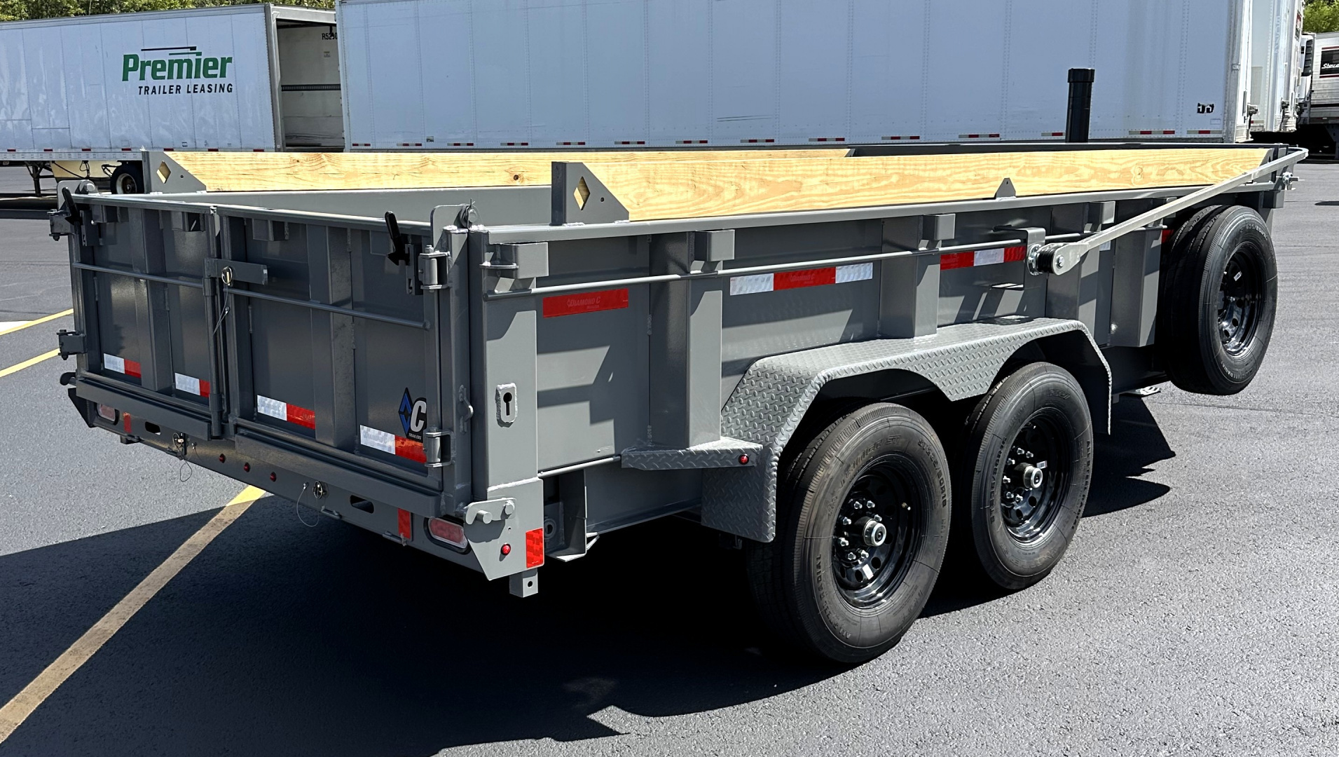 New Diamond C Trailers LPT207 - 14' (14,000 lb. GVWR) Telescoping HD, Spare, Dump Trailer