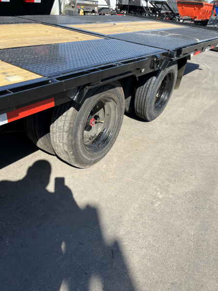 New 2026 MAXX-D YDB10240 Flatbed Trailer