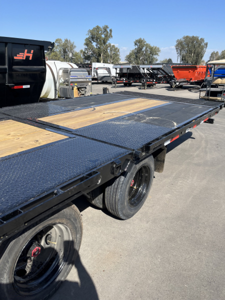 New 2026 MAXX-D YDB10240 Flatbed Trailer