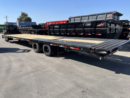 New 2026 MAXX-D YDB10240 Flatbed Trailer