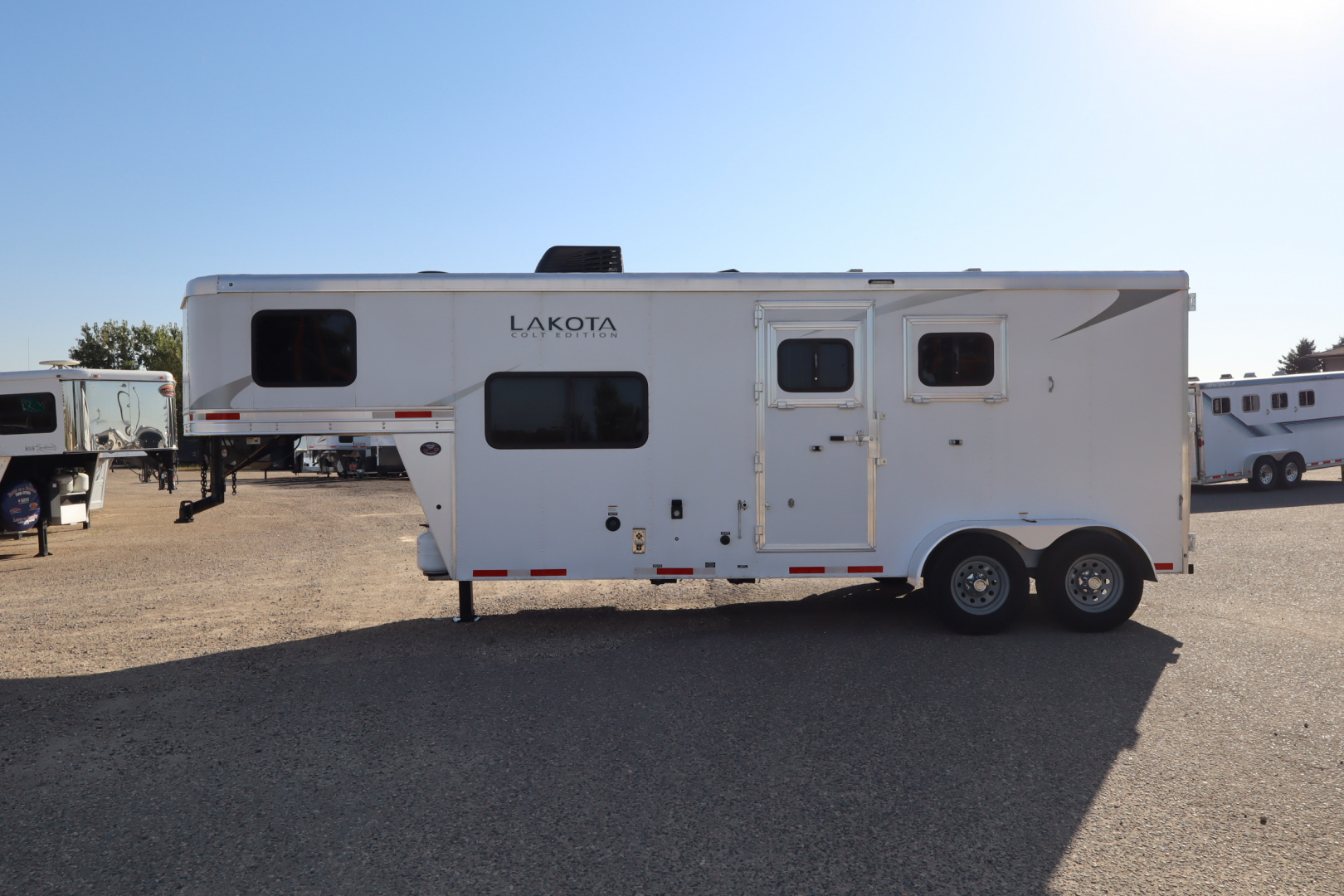 Used 2022 Lakota 2 horse LQ Horse Trailer