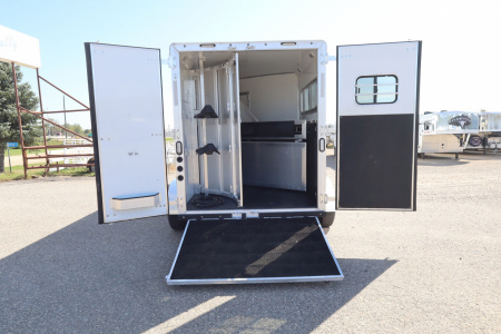 Used 2022 Lakota 2 horse LQ Horse Trailer