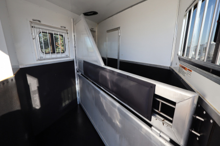 Used 2022 Lakota 2 horse LQ Horse Trailer