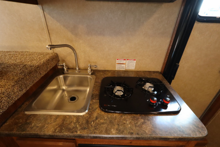 Used 2022 Lakota 2 horse LQ Horse Trailer