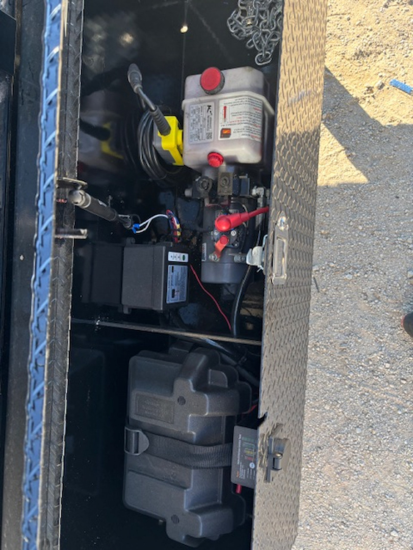 New 2026 Top Hat DX 14' x 83" Gooseneck Dump Trailer