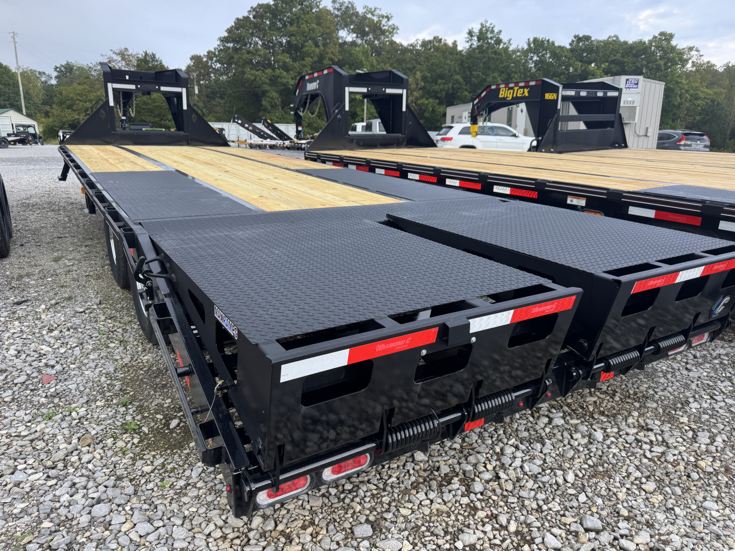 New 2026 Diamond C FMAX212 GOOSENECK TRAILER 20+5 MAX RAMPS 14 PLY TIRES