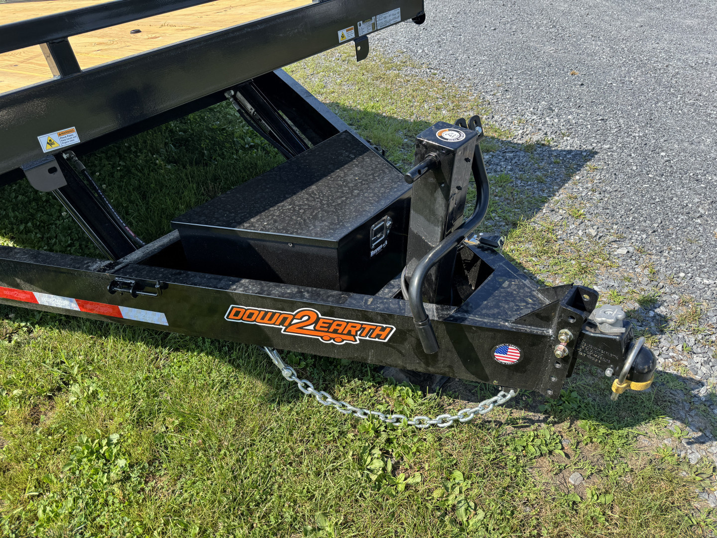 New 2026 Down 2 Earth Trailers DTE8222WCHT7B Power Tilt Equipment Trailer