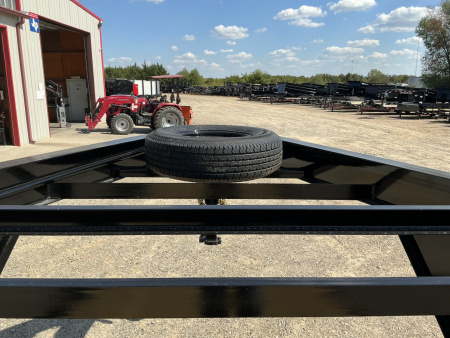 New 2026 PJ 83"x24' Gooseneck Channel Equipment Trailer – CC