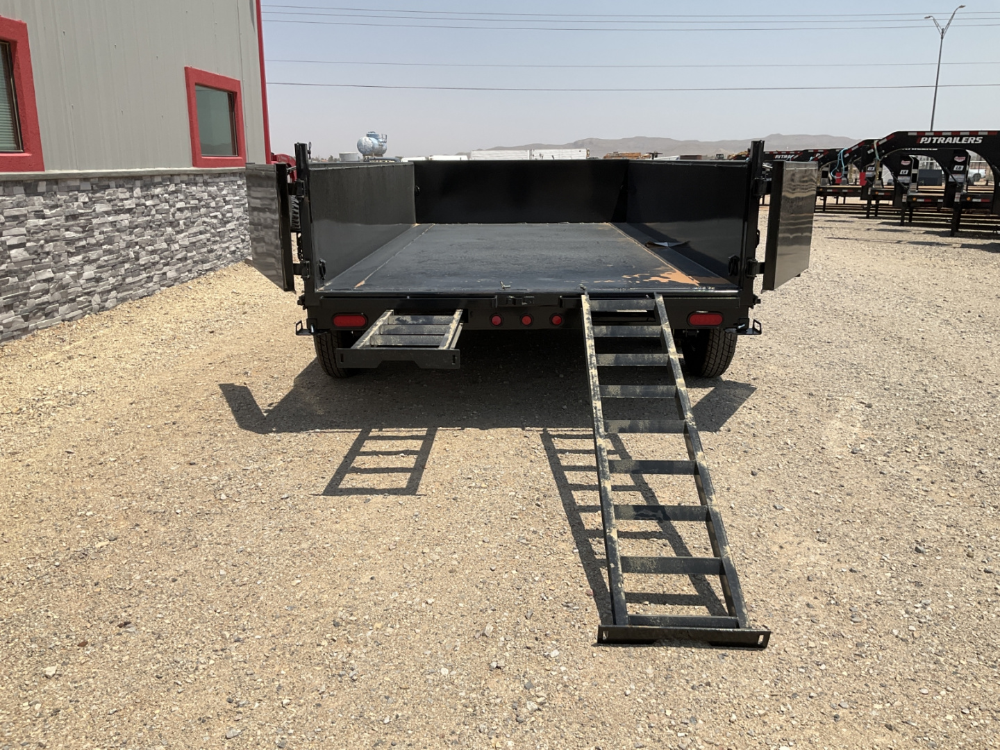 New 2026 PJ 83"x14' BP Tandem Axle Dump w/ 24" Sides – D7