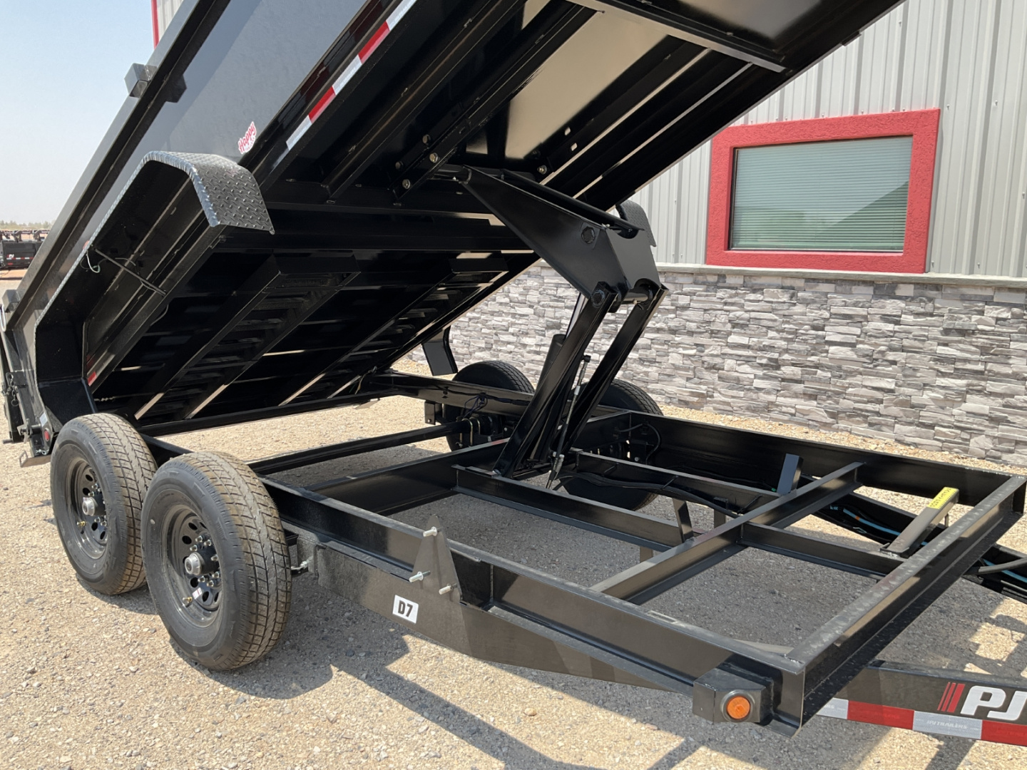 New 2026 PJ 83"x14' BP Tandem Axle Dump w/ 24" Sides – D7