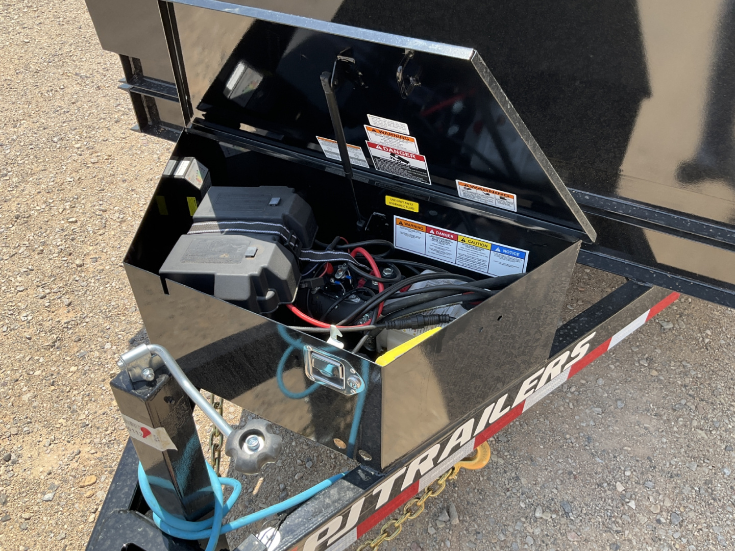 New 2026 PJ 83"x14' BP Tandem Axle Dump w/ 24" Sides – D7