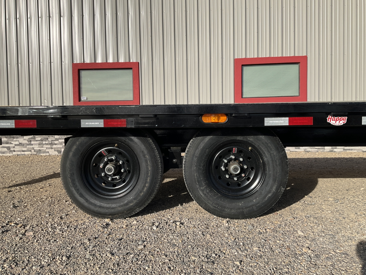New 2025 PJ 102"x22' Deckover Hydraulic Tilt Trailer – T8