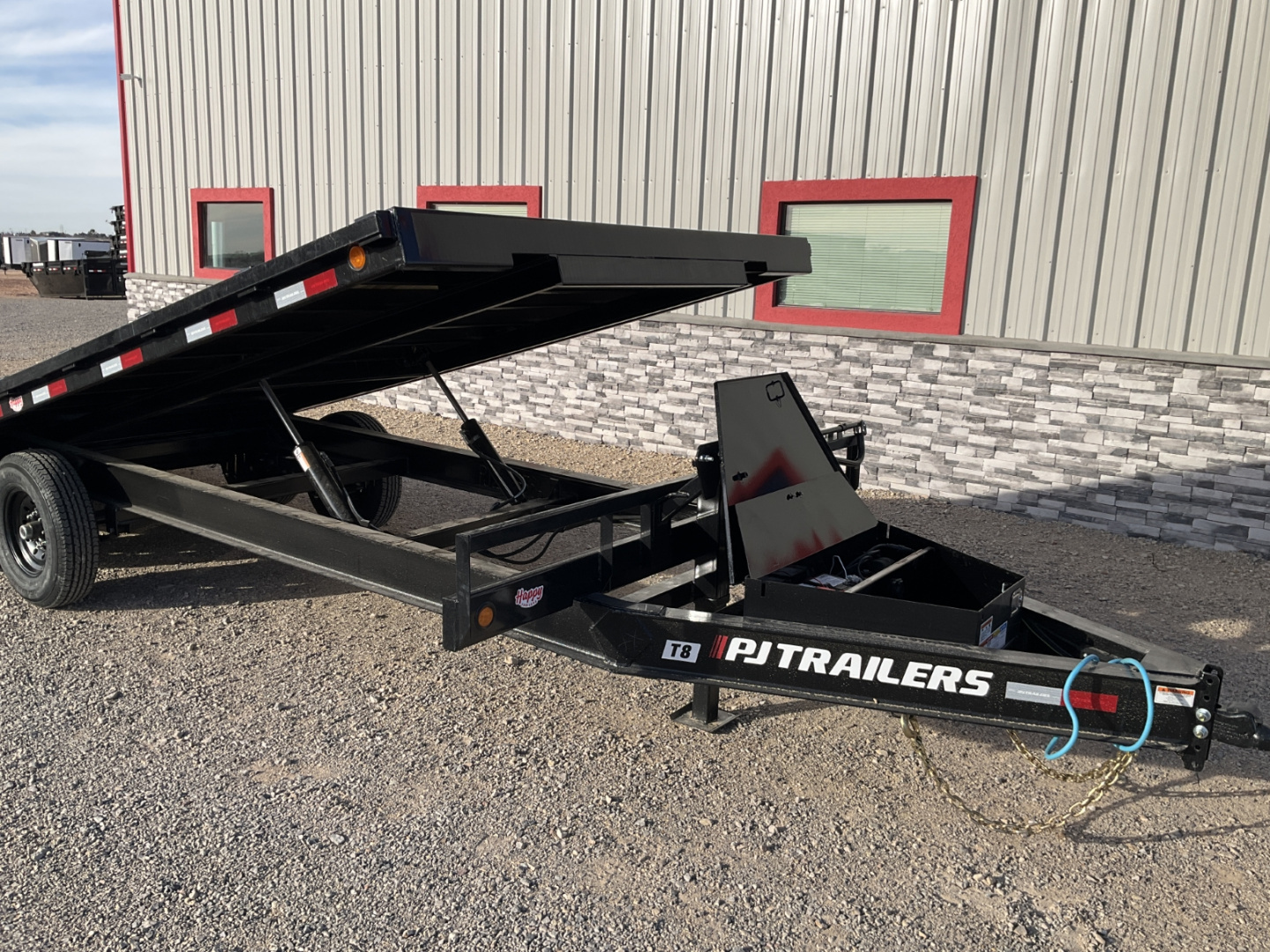 New 2025 PJ 102"x22' Deckover Hydraulic Tilt Trailer – T8