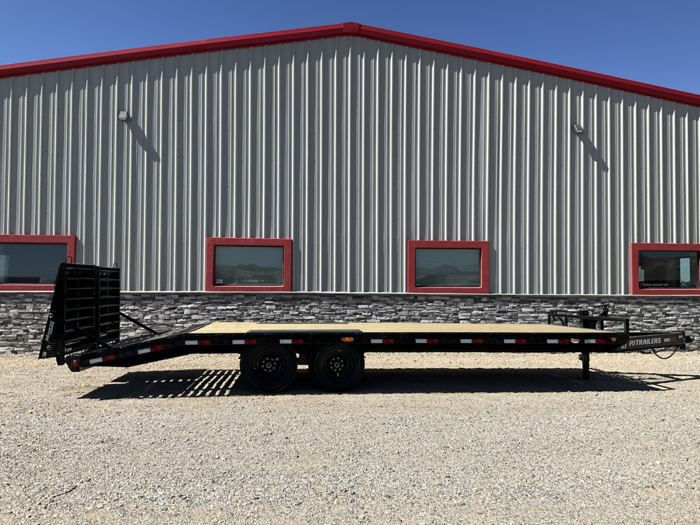 New 2026 PJ 102"x24' BP 8" I-Beam Deckover Trailer – F8