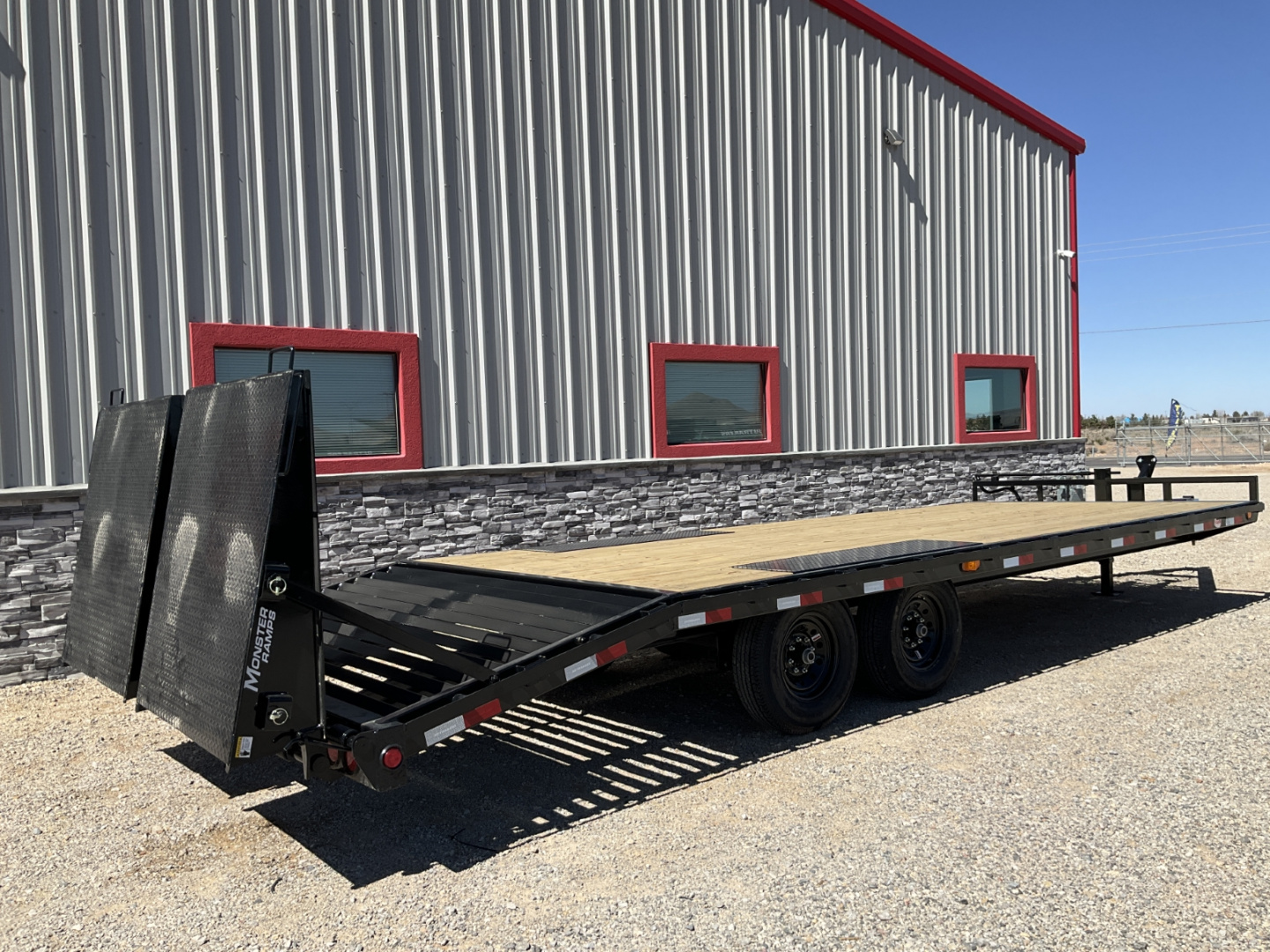 New 2026 PJ 102"x24' BP 8" I-Beam Deckover Trailer – F8