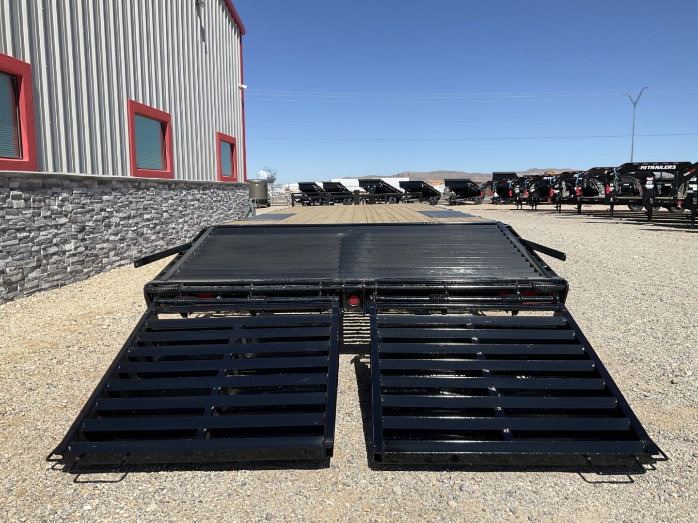 New 2026 PJ 102"x24' BP 8" I-Beam Deckover Trailer – F8