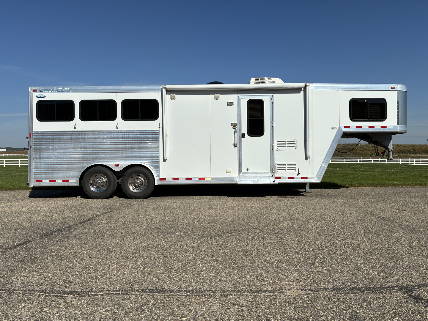 Used 2011 Cimarron 3H 9LQ Horse Trailer