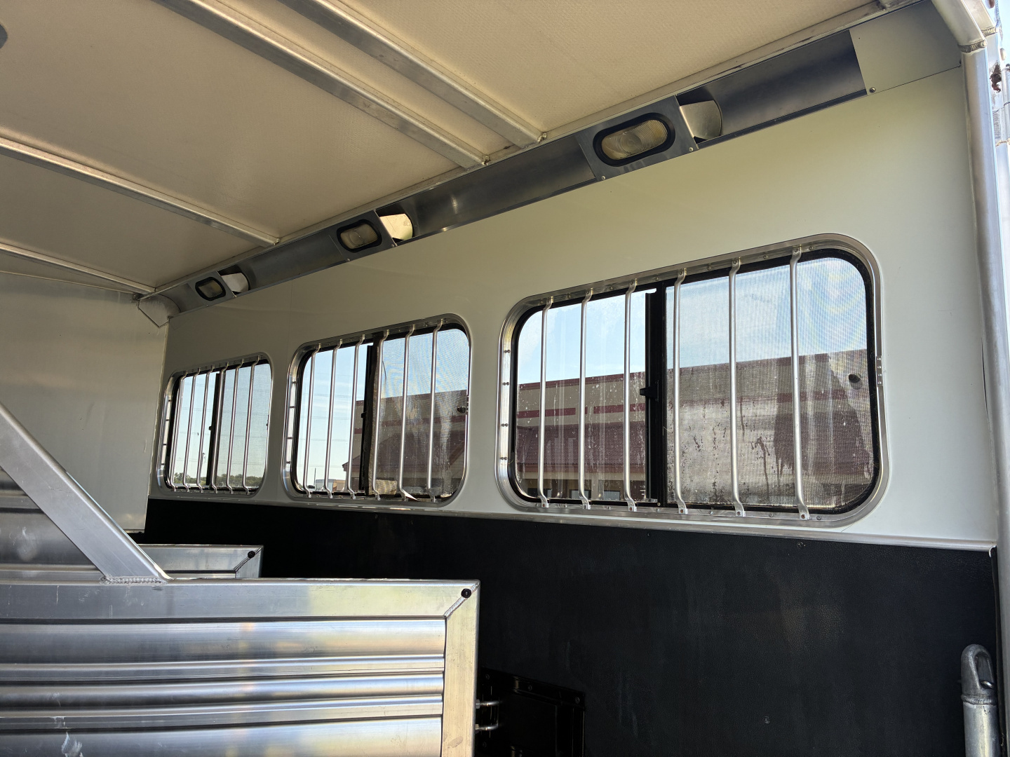 Used 2011 Cimarron 3H 9LQ Horse Trailer