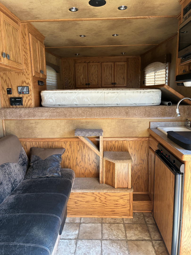 Used 2011 Cimarron 3H 9LQ Horse Trailer