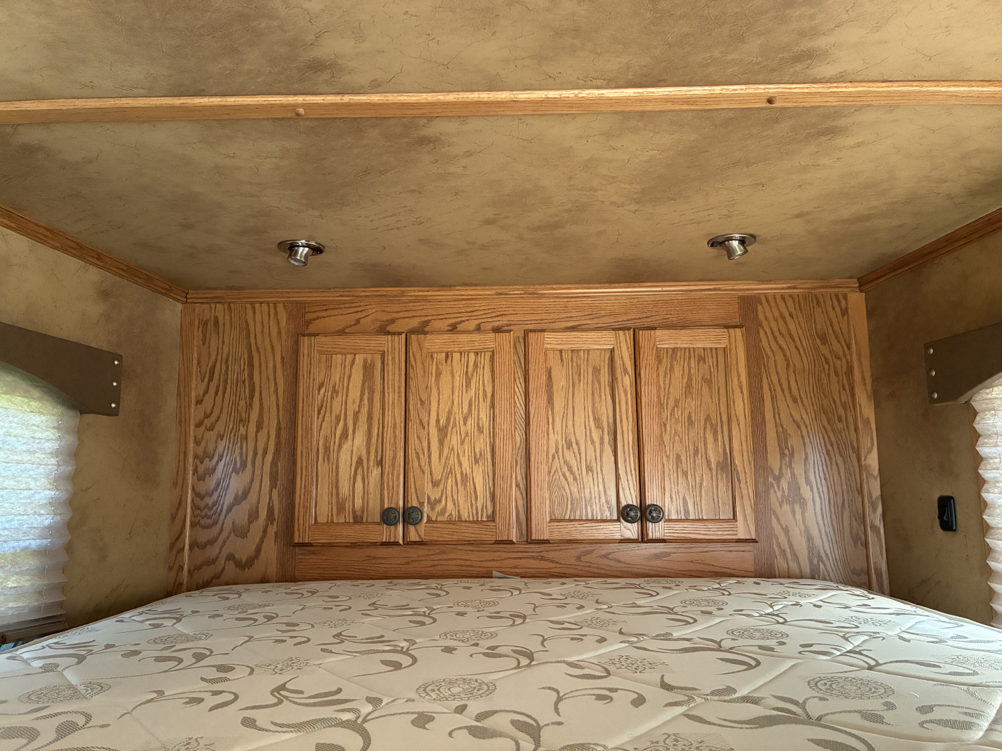 Used 2011 Cimarron 3H 9LQ Horse Trailer