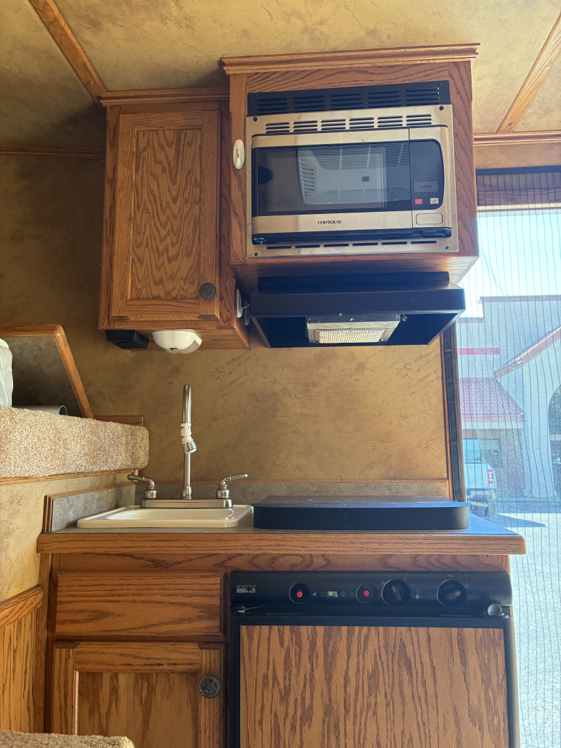 Used 2011 Cimarron 3H 9LQ Horse Trailer