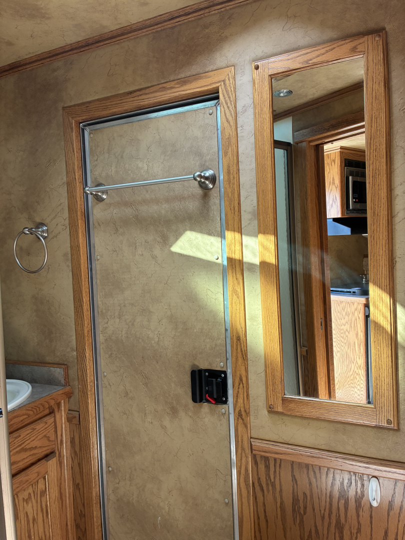 Used 2011 Cimarron 3H 9LQ Horse Trailer