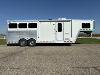 Used 2011 Cimarron 3H 9LQ Horse Trailer