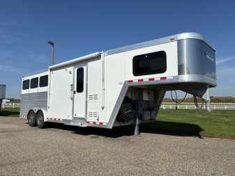 Used 2011 Cimarron 3H 9LQ Horse Trailer