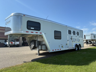 Used 2011 Cimarron 3H 9LQ Horse Trailer
