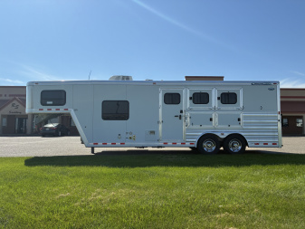 Used 2011 Cimarron 3H 9LQ Horse Trailer