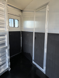 Used 2011 Cimarron 3H 9LQ Horse Trailer