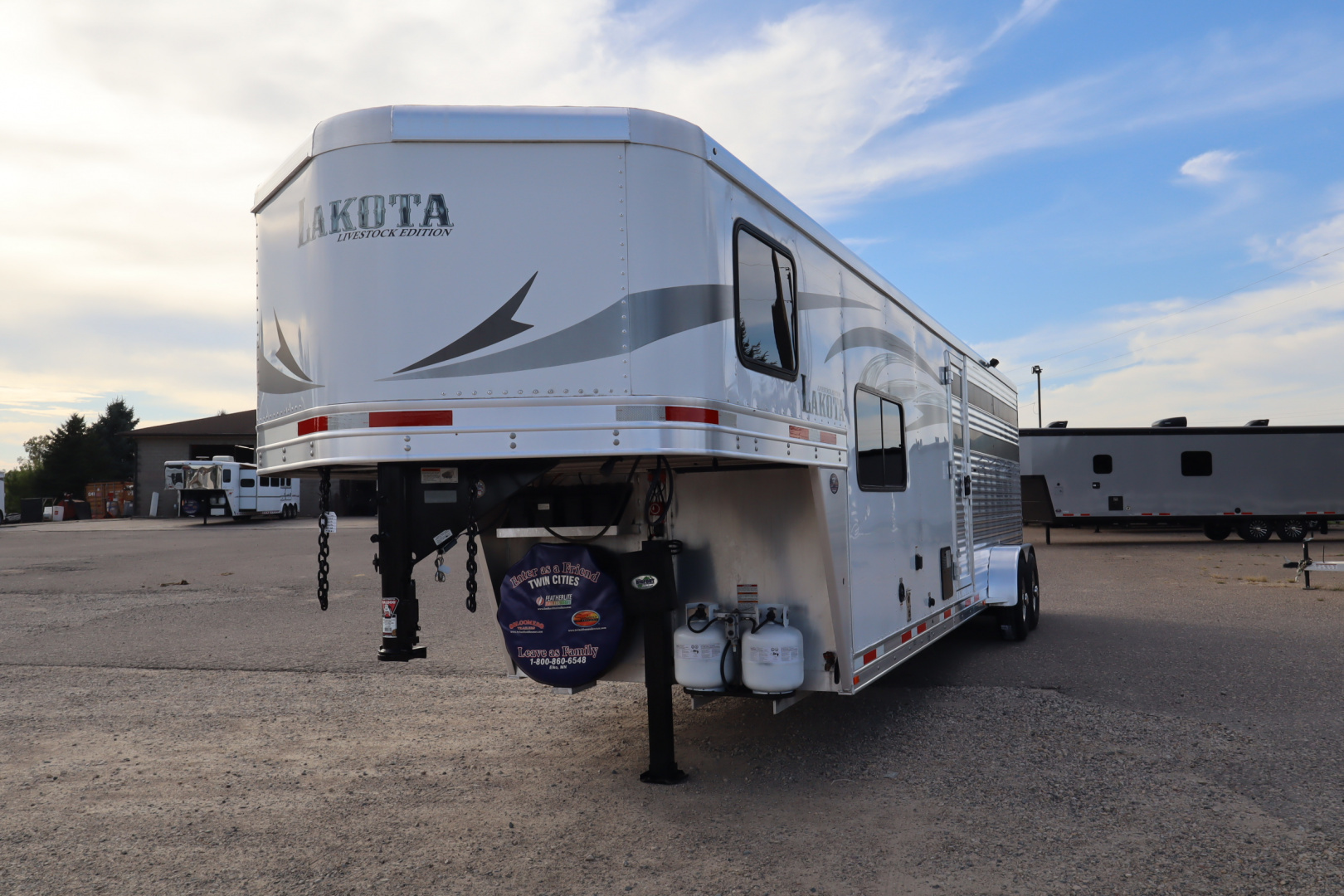 Used 2017 Lakota Stock/Combo LQ Horse Trailer