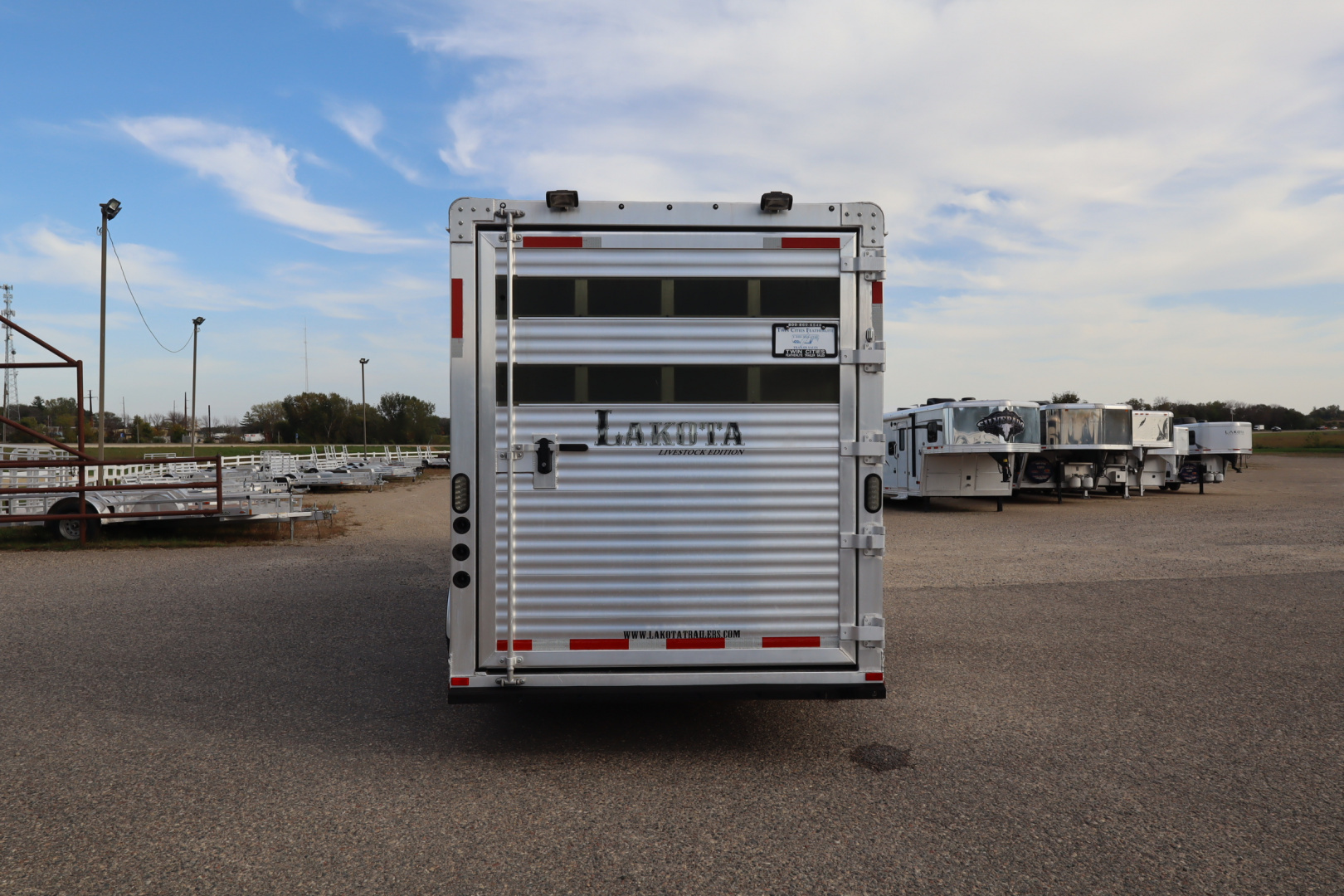 Used 2017 Lakota Stock/Combo LQ Horse Trailer