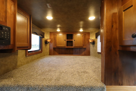 Used 2017 Lakota Stock/Combo LQ Horse Trailer
