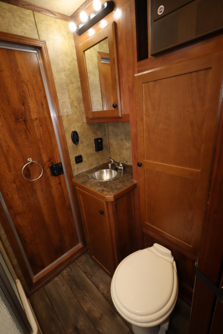 Used 2017 Lakota Stock/Combo LQ Horse Trailer