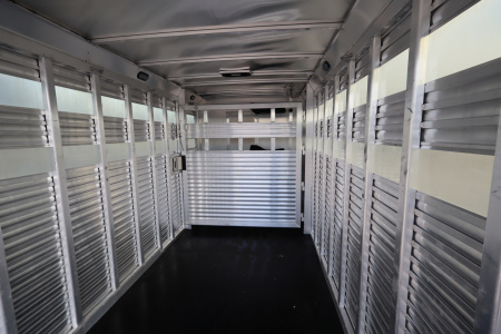 Used 2017 Lakota Stock/Combo LQ Horse Trailer