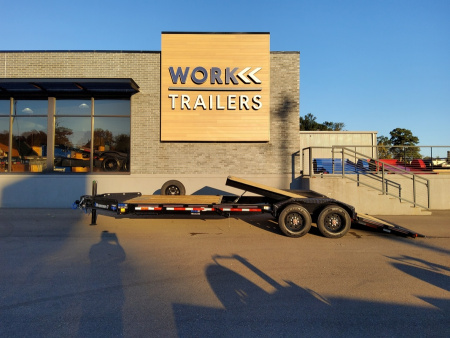 New 2026 Diamond C Trailers HDT210 - PACESETTER