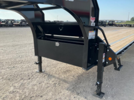 New 2026 PJ 102"x40' GN Low-Pro Flatbed w/ Singles - LS