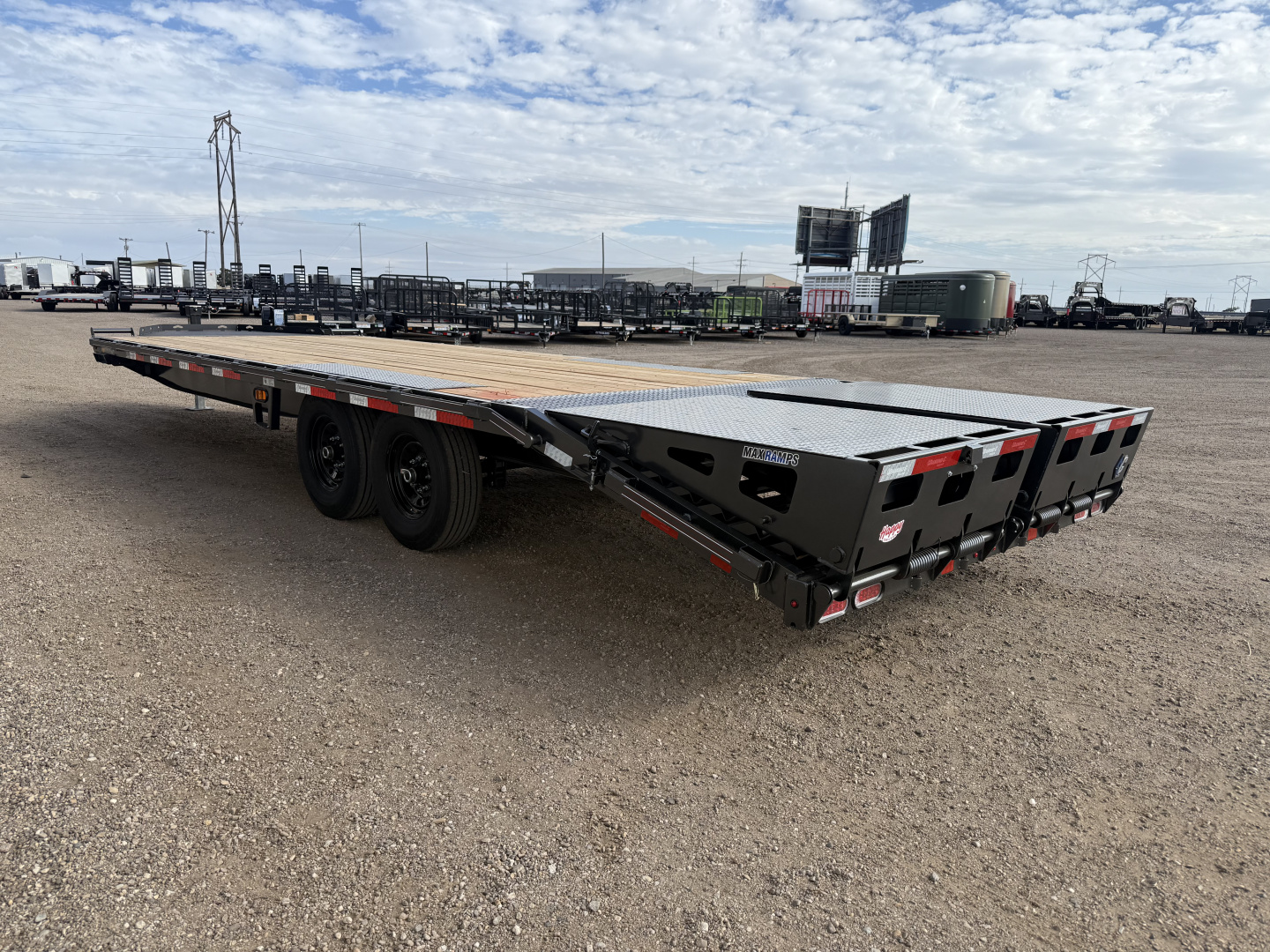 New 2026 Diamond C 102"x24' BP HD Deckover Equipment Trailer - DEC207