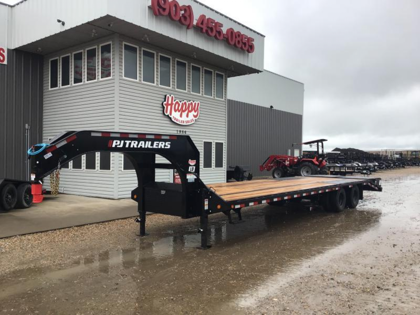 New 2026 PJ 102"x32' GN Low-Pro Flatbed w/ Duals - LD