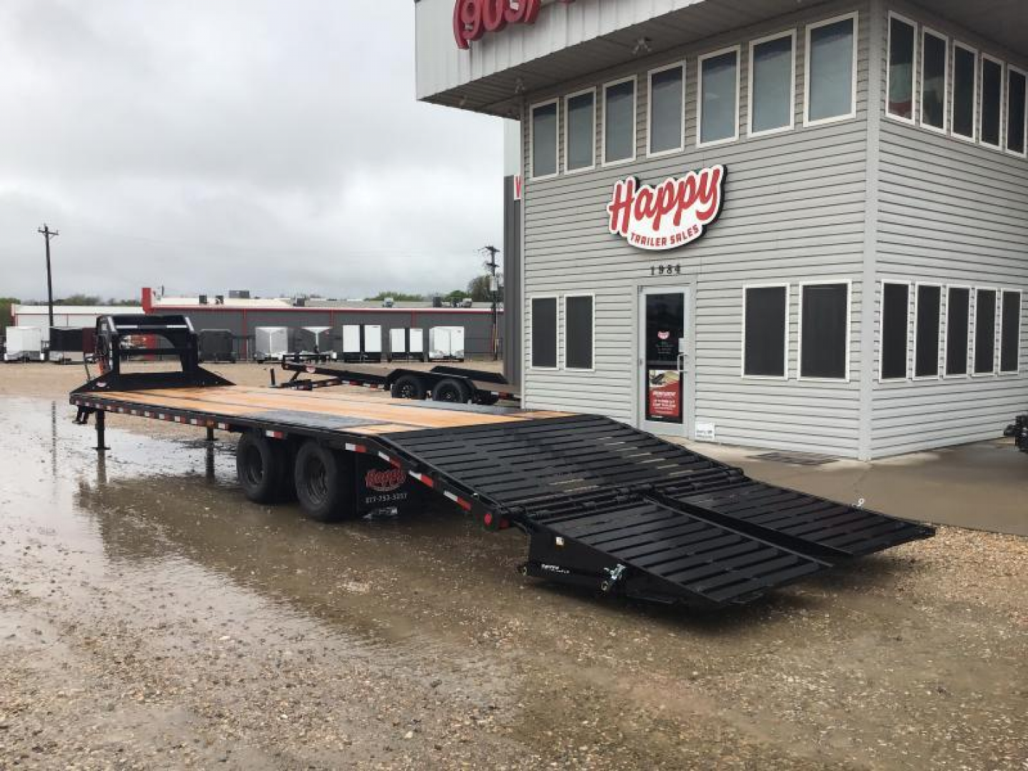 New 2026 PJ 102"x32' GN Low-Pro Flatbed w/ Duals - LD