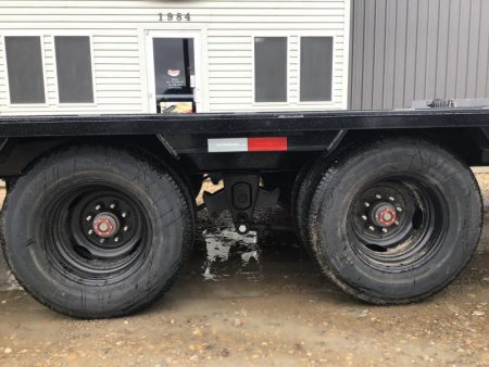 New 2026 PJ 102"x32' GN Low-Pro Flatbed w/ Duals - LD